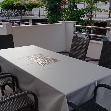 Apartment Biskupovic Dugi Rat Eksteriør bilde