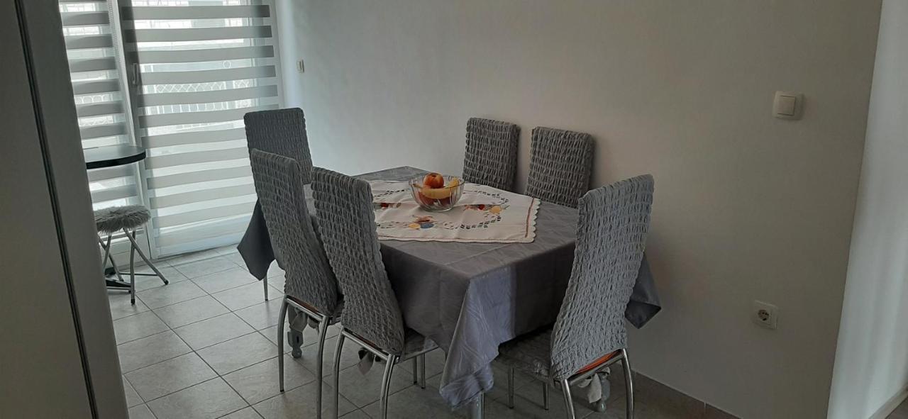 Apartment Biskupovic Dugi Rat Eksteriør bilde