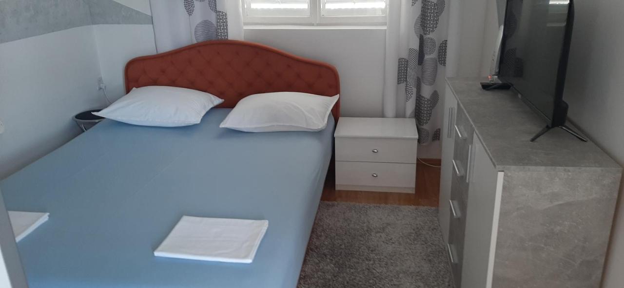 Apartment Biskupovic Dugi Rat Eksteriør bilde